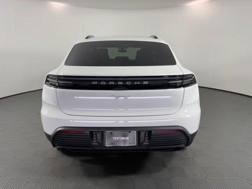 2024 Porsche Macan 4