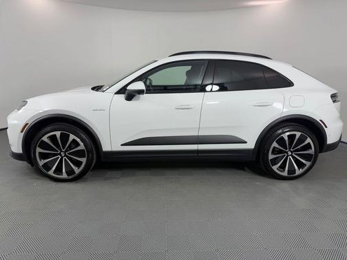 2024 Porsche Macan 4