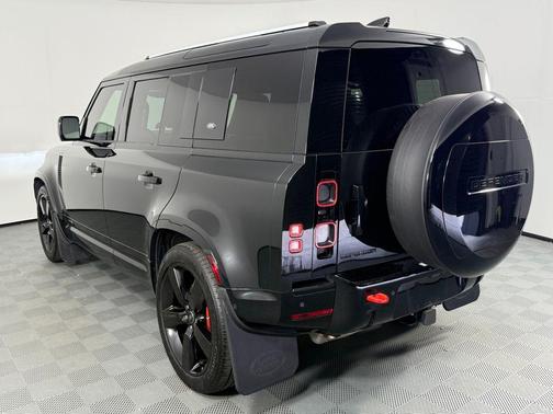 2024 Land Rover Defender P400 X