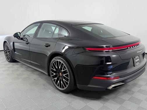 2024 Porsche Panamera Base