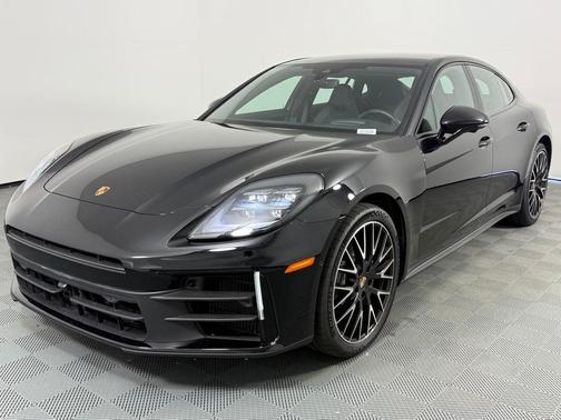 2024 Porsche Panamera Base