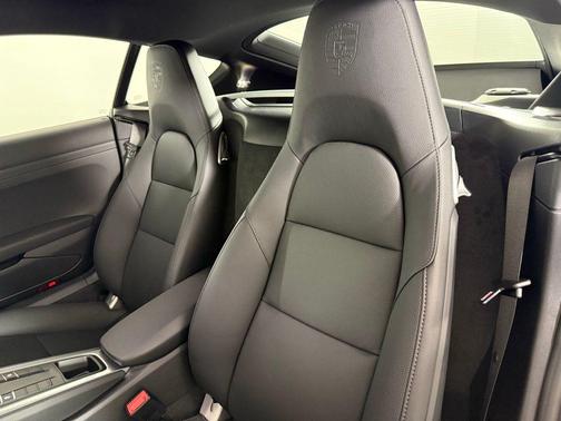 2025 Porsche 718 Cayman Base