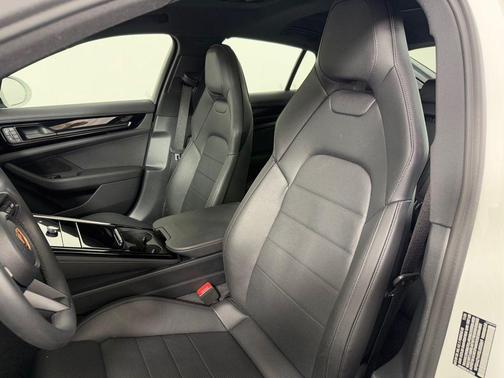 2025 Porsche Panamera Base