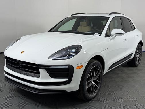 2026 Porsche Macan Base