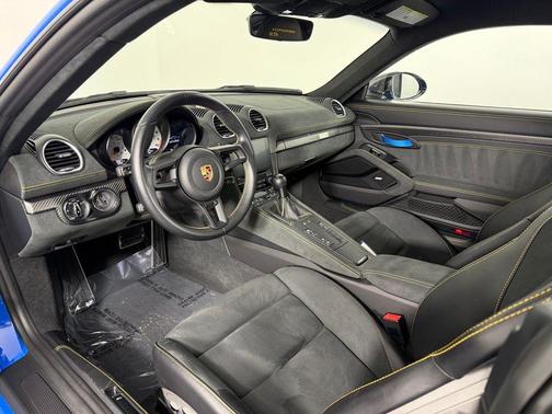 2023 Porsche 718 Cayman GT4 RS