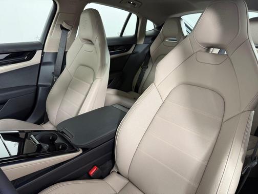 2026 Porsche Panamera 4