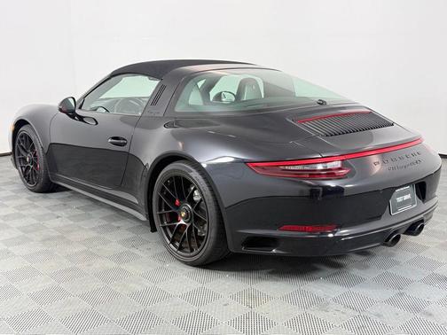 2019 Porsche 911 Targa 4 GTS