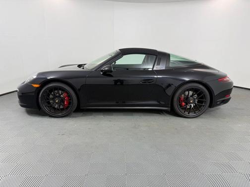2019 Porsche 911 Targa 4 GTS