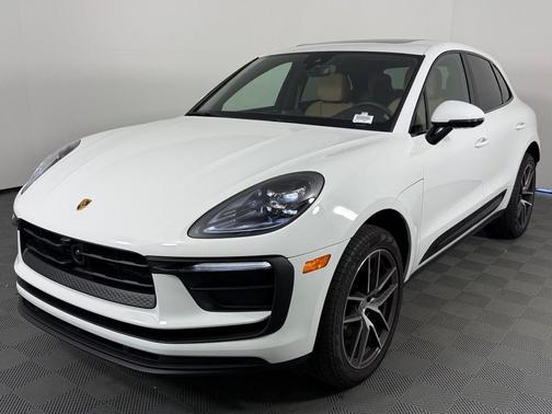 2025 Porsche Macan Base