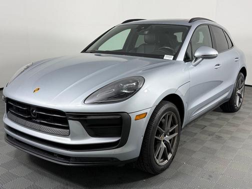 2023 Porsche Macan Base