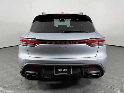 2023 Porsche Macan Base
