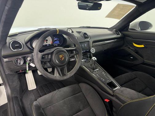 2020 Porsche 718 Cayman GT4