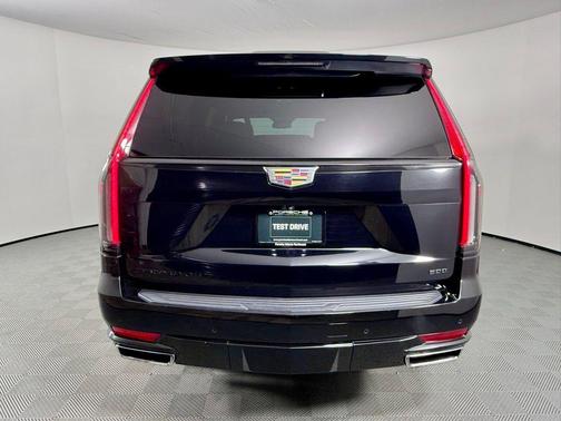 2022 Cadillac Escalade ESV Luxury