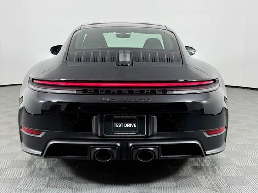 2025 Porsche 911 Carrera GTS