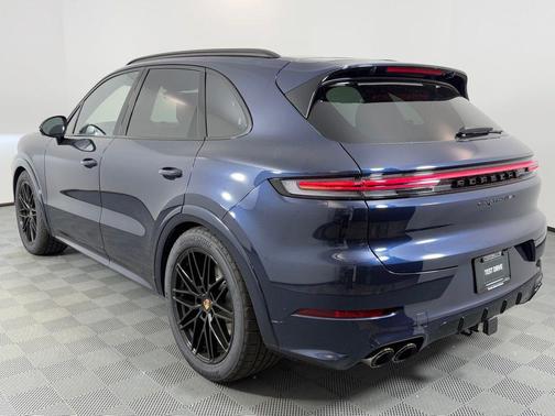 2026 Porsche Cayenne GTS