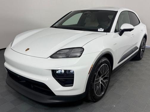 2025 Porsche Macan Base