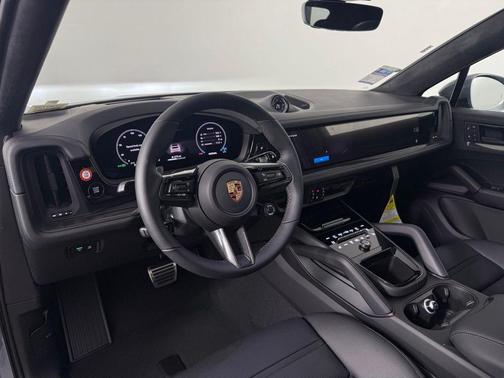 2025 Porsche Cayenne GTS