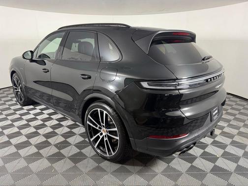 2025 Porsche Cayenne S