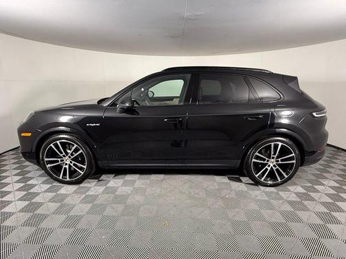 2025 Porsche Cayenne S