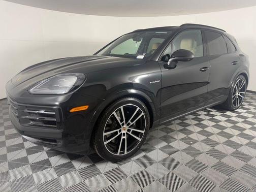 2025 Porsche Cayenne S