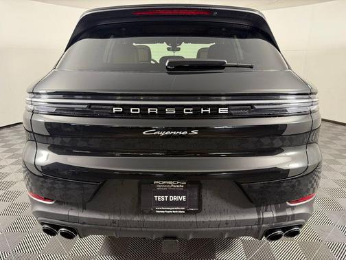 2025 Porsche Cayenne S