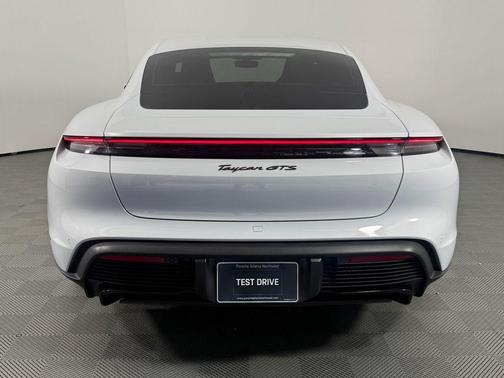 2024 Porsche Taycan GTS