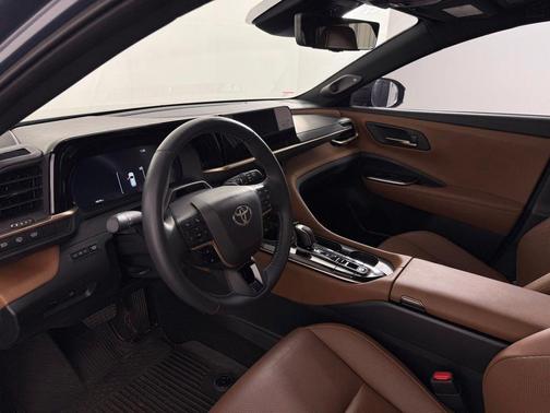 Storm 2025 Toyota Crown Signia LIMITED