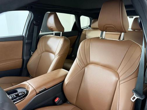 Storm 2025 Toyota Crown Signia LIMITED