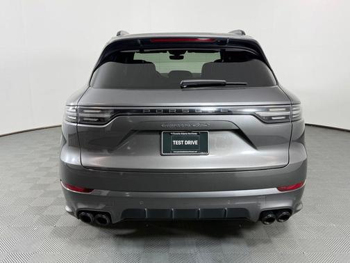 Quartzite Grey Metallic 2021 Porsche Cayenne GTS