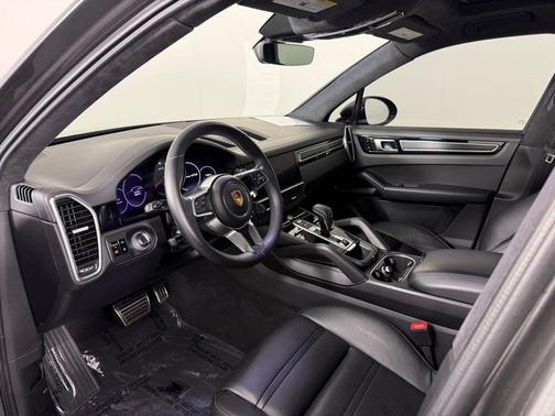 Quartzite Grey Metallic 2021 Porsche Cayenne GTS