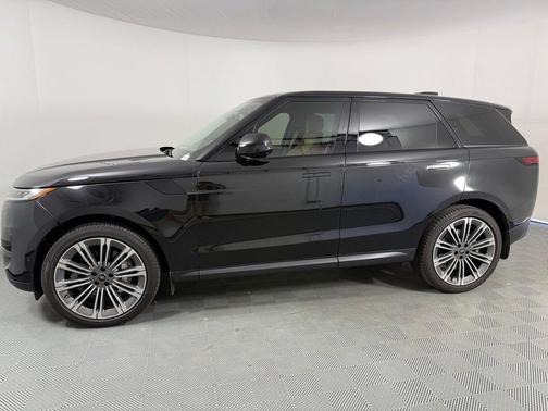 Santorini Black 2024 Land Rover Range Rover Sport SE
