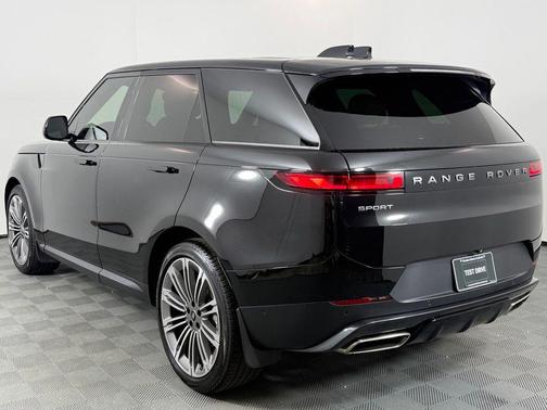 Santorini Black 2024 Land Rover Range Rover Sport SE