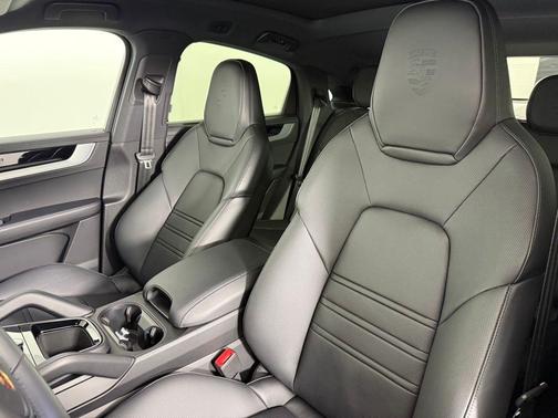 2025 Porsche Cayenne S