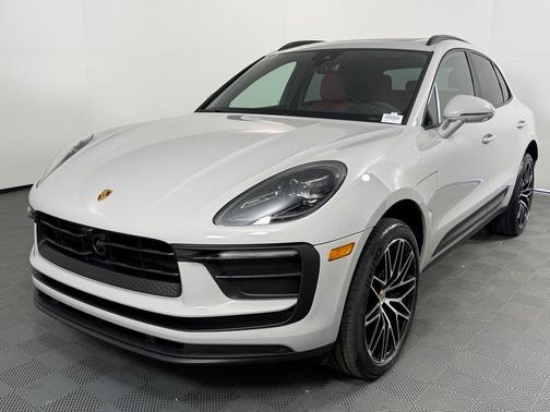 2026 Porsche Macan Base