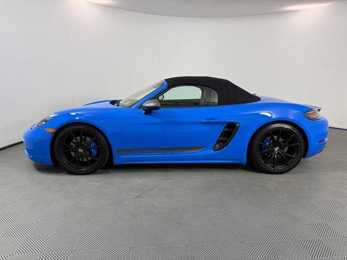 2023 Porsche 718 Boxster T