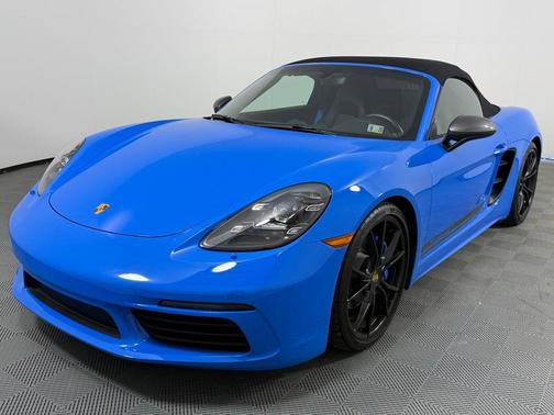2023 Porsche 718 Boxster T