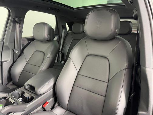 2025 Porsche Cayenne Base