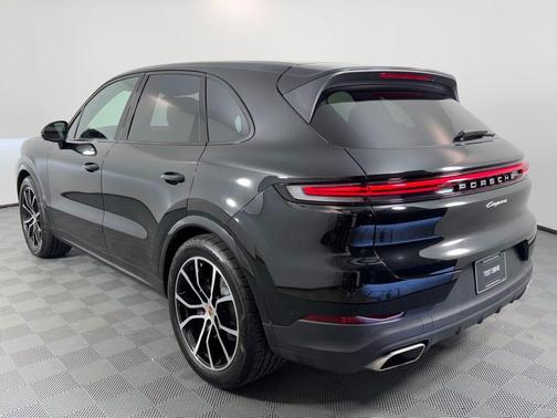 2025 Porsche Cayenne Base
