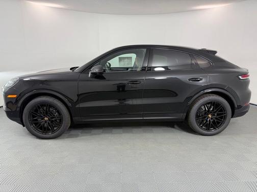 2025 Porsche Cayenne AWD