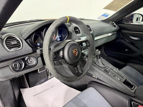 2024 Porsche 718 Cayman GT4 RS