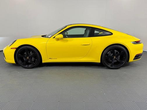 2021 Porsche 911 Carrera