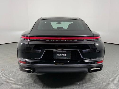 2025 Porsche Panamera Base