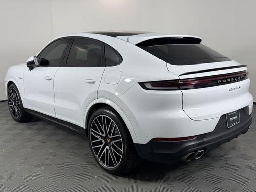 2024 Porsche Cayenne S
