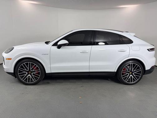 2024 Porsche Cayenne S