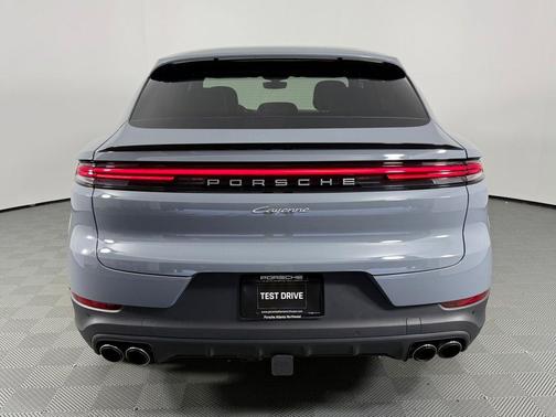 2025 Porsche Cayenne AWD