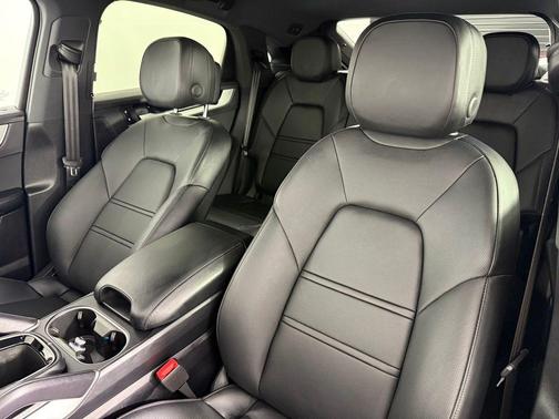 2025 Porsche Cayenne AWD