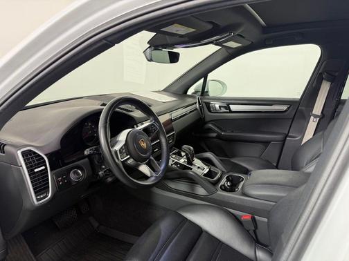 2023 Porsche Cayenne Platinum Edition