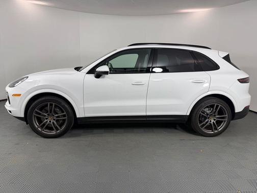 2023 Porsche Cayenne Platinum Edition