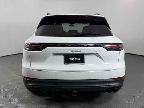 2023 Porsche Cayenne Platinum Edition