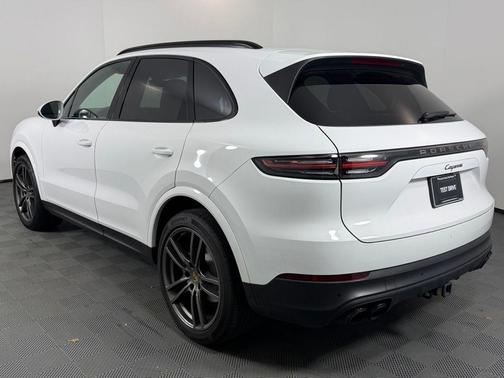 2023 Porsche Cayenne Platinum Edition